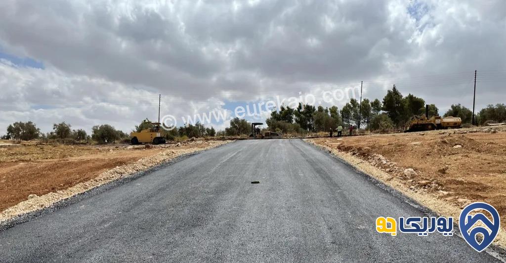 ثلاث قطع أراضي مميزة كل قطعة مساحتها 720م للبيع في ناعور بلعاس 