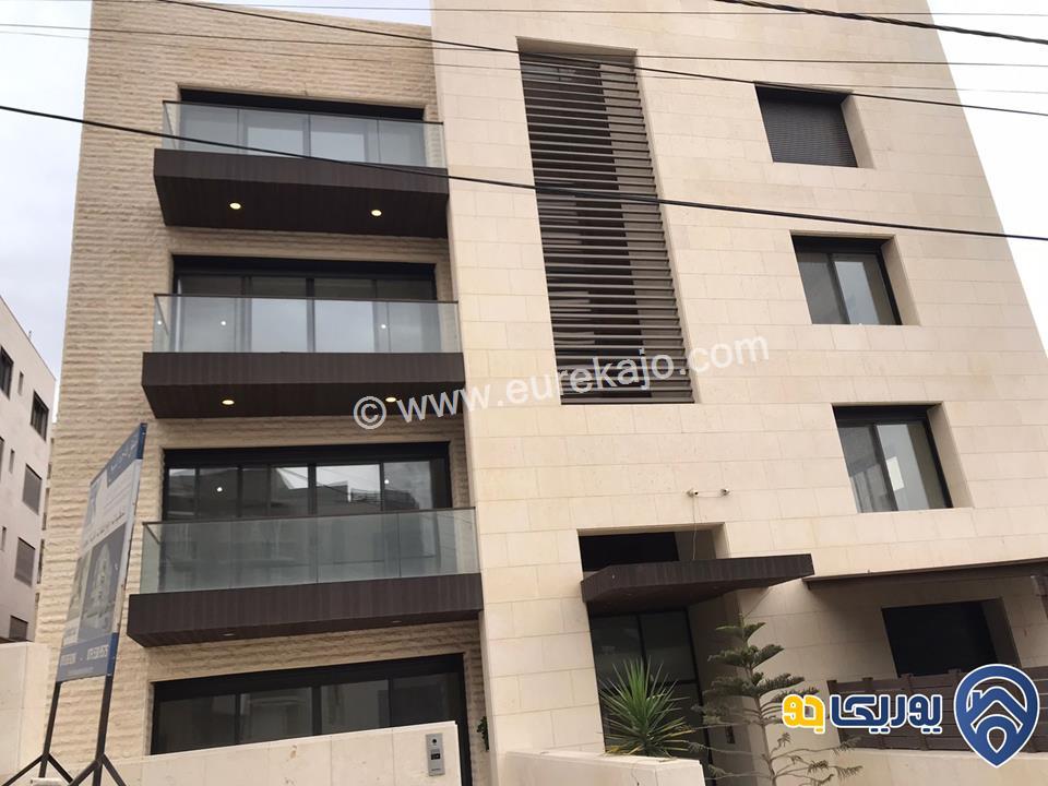 شقة فاخرة للبيع  في دير غبار  طابق ثاني مساحة 270 م 