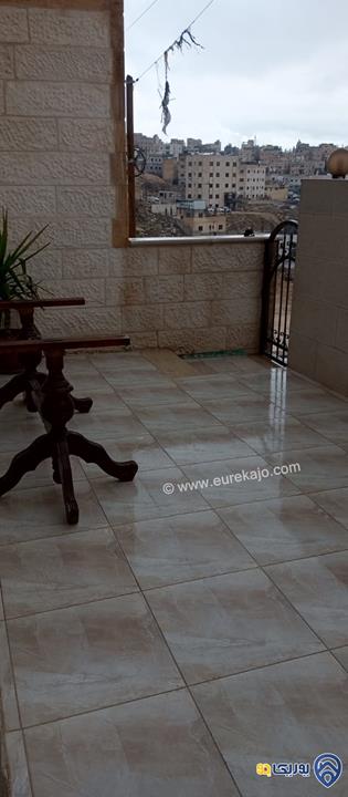 شقة طابق أرضي مساحة 100م ومساحة خارجية 100م للبيع في أبو علندا 