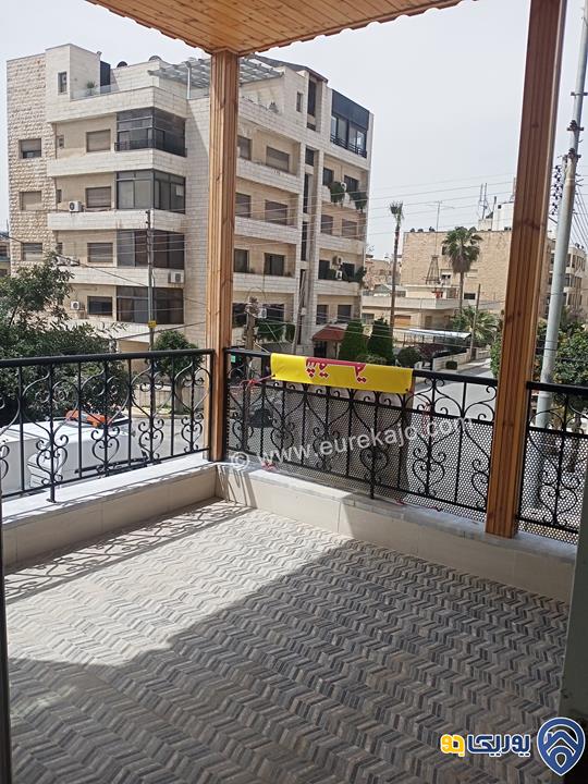 شقة سوبر ديلوكس مجددة بالكامل مساحة 250م طابق اول في الصويفية للبيع 
