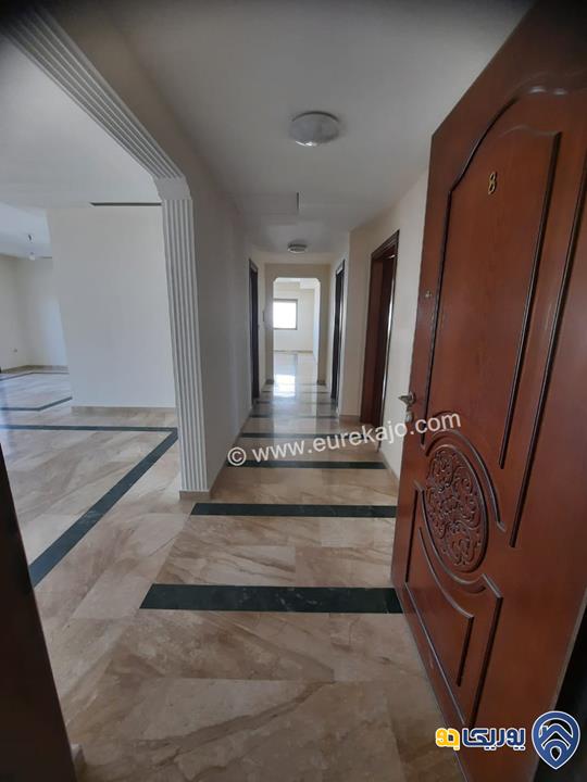 شقة سوبر ديلوكس طابق ثاني مساحة 250م للبيع في دير غبار 