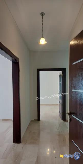 شقة سوبر ديلوكس طابق ثاني مساحة 243م للبيع في الصويفية 