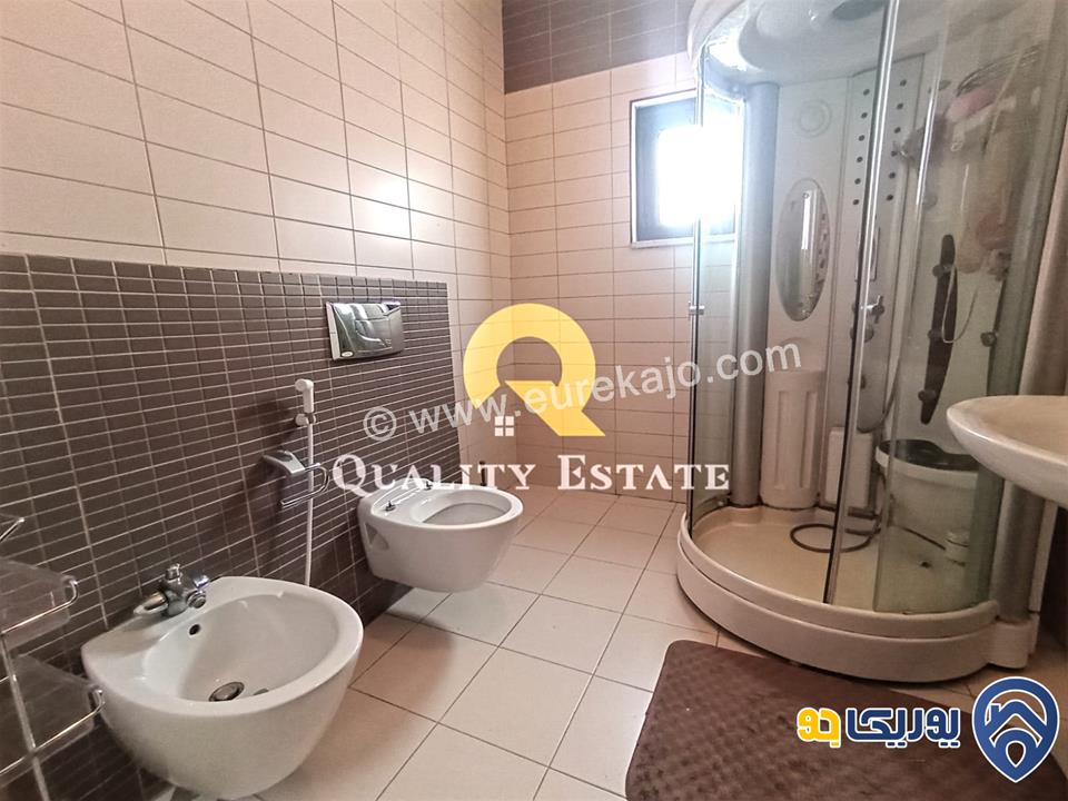 فيلا مستقلة للبيع في اجمل مناطق الصويفية مساحتها 730 م داخلي ومساحة الارض 750 م بسعر مناسب