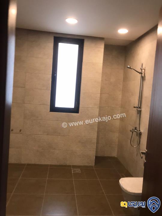 شقة فاخرة للبيع  في دير غبار  طابق ثاني مساحة 270 م 