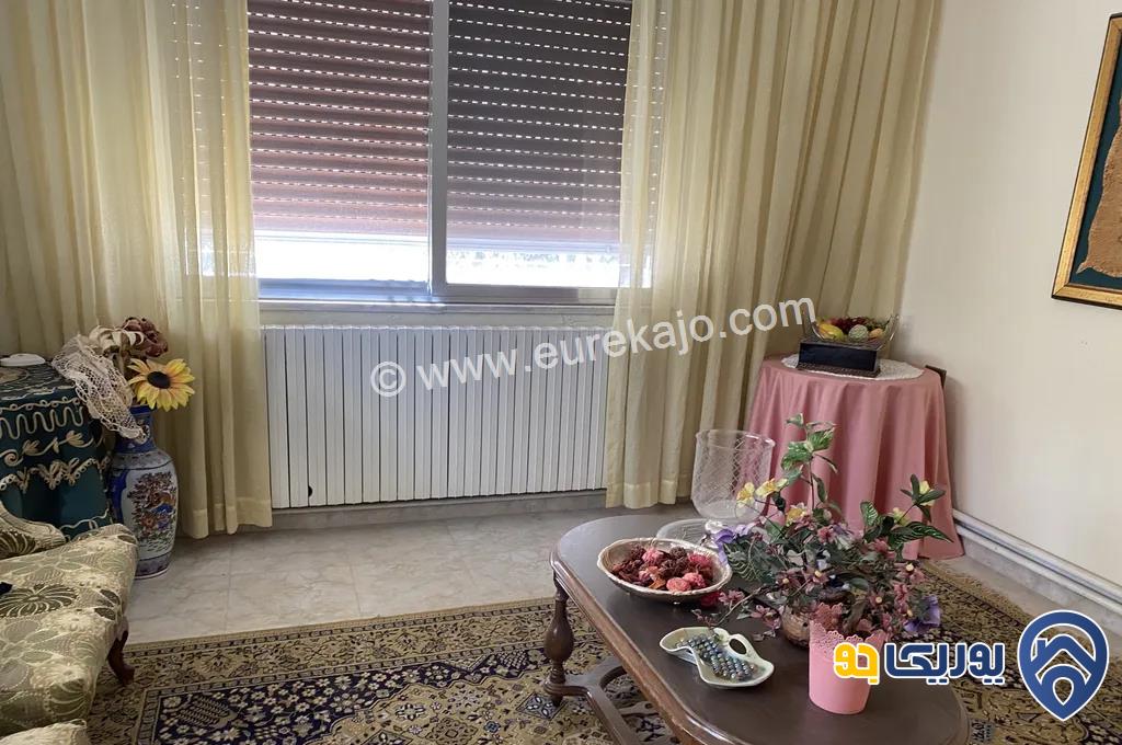 شقة طابق أرضي مساحة 330م للبيع في الشميساني 
