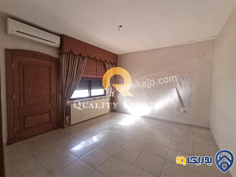 فيلا مستقلة للبيع في اجمل مناطق الصويفية مساحتها 730 م داخلي ومساحة الارض 750 م بسعر مناسب