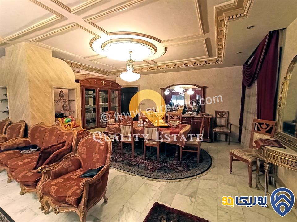 شقة ارضية دوبلكس للبيع في منطقة دير غبار قرب مدارس فيلادلفيا مساحة 340 م مع ترس خارجي وحديقة وكراج خاص