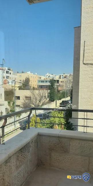 شقة سوبر ديلوكس طابق ثاني مساحة 243م للبيع في الصويفية 