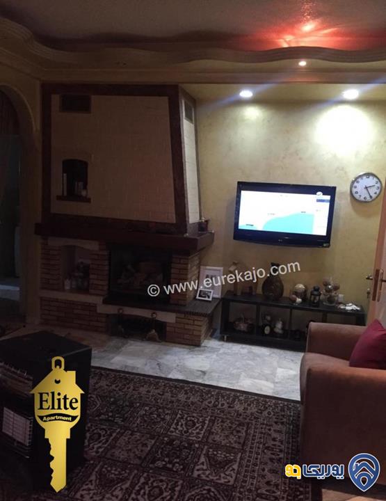 شقة مفروشة سوبر ديلوكس للبيع طابق ثالث مساحة البناء 300م في ام اذينة 
