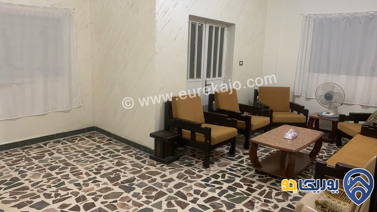 شقة مساحة 100م طابق أول للبيع في ماركا 