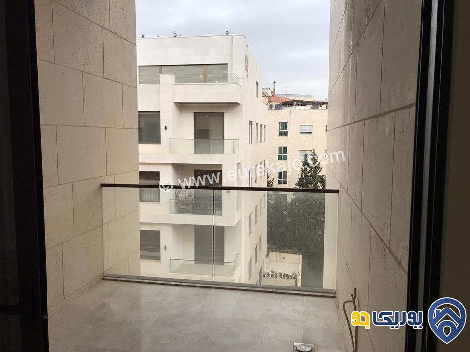 شقة فاخرة للبيع  في دير غبار  طابق ثاني مساحة 270 م 
