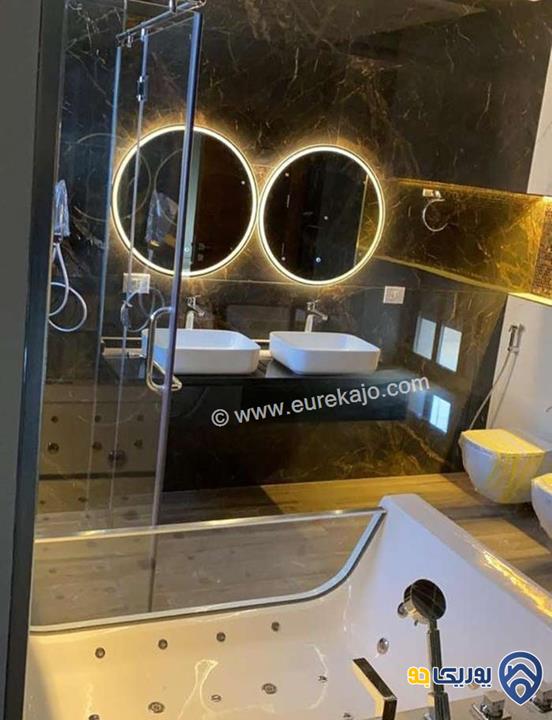شقة سوبر ديلوكس طابق أرضي مساحة 215م وترسات 300م للبيع في ضاحية النخيل 